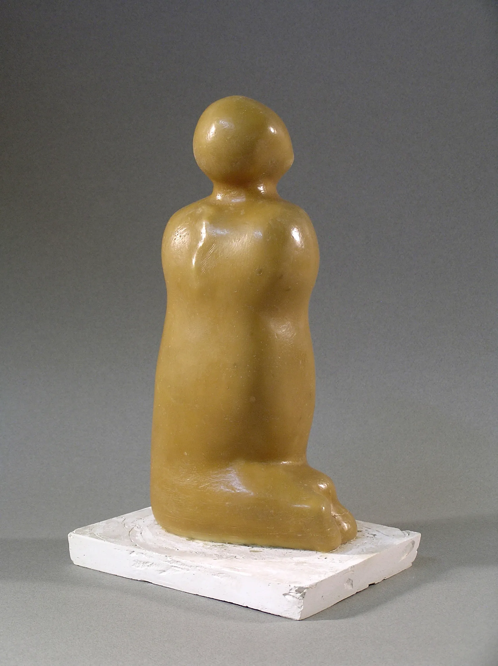 Kneeling - Maria