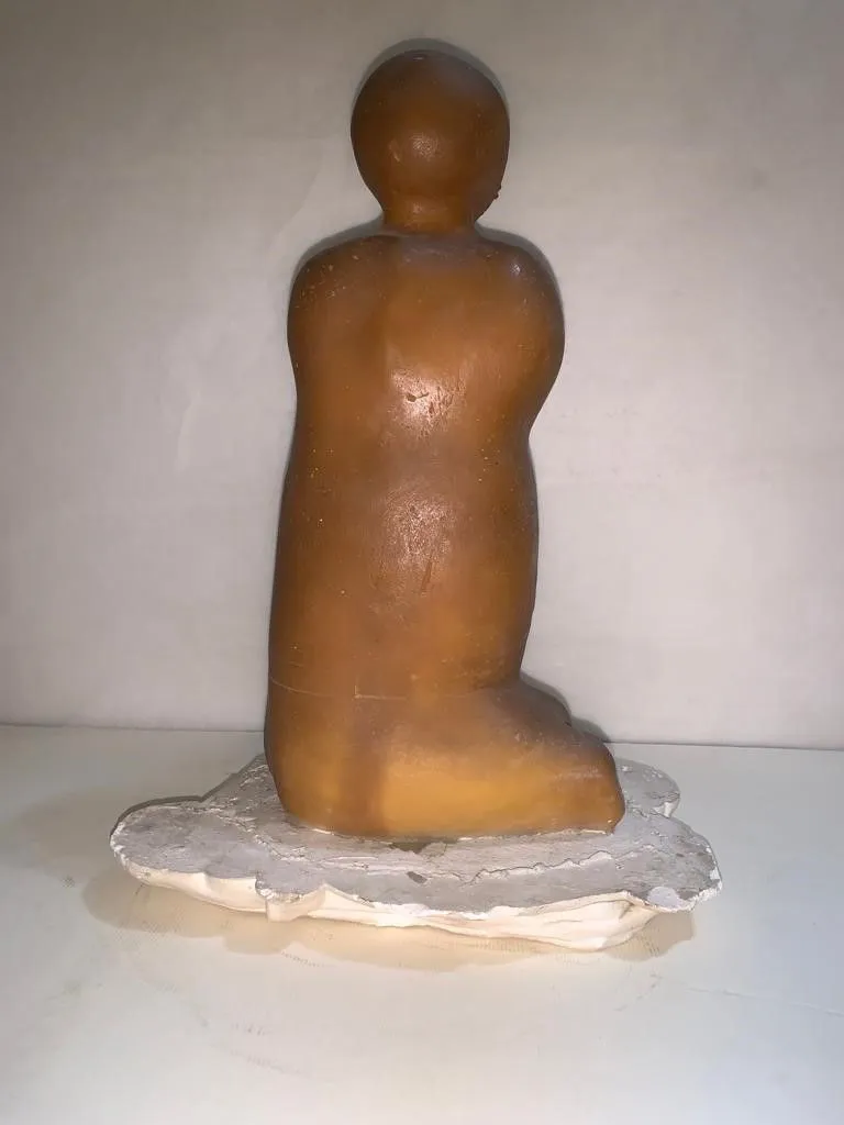 Kneeling - Maria